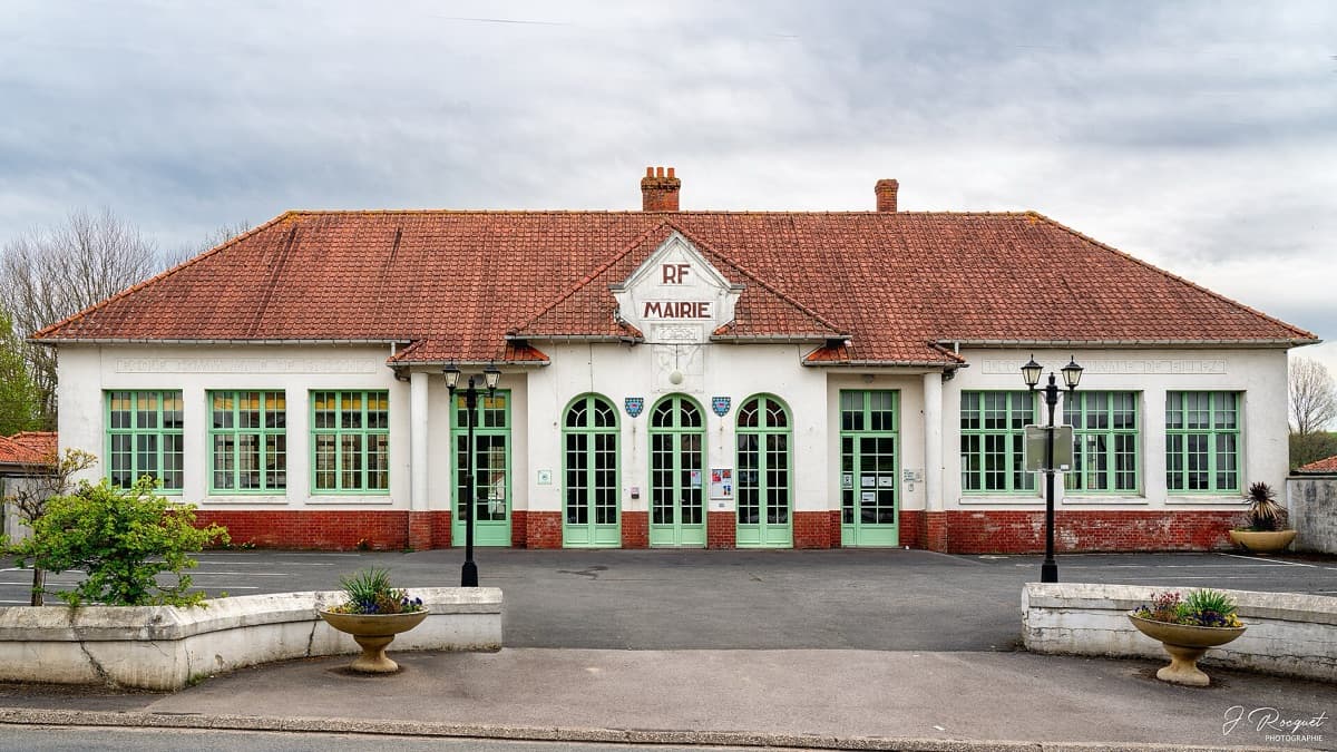 Mairie d'Écuires (62170) Mairie d'Écuires (62170)
